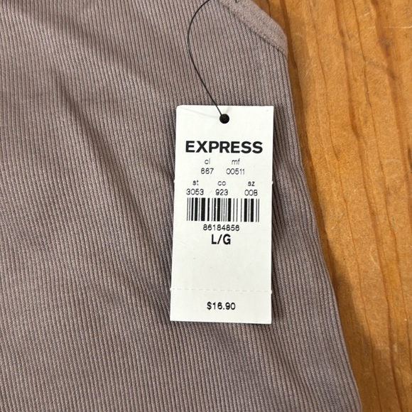 Express Ribbed Tank - Picture 2 of 7